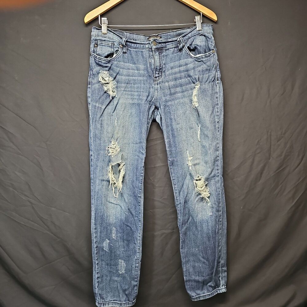 Lady Blue Jeans Size 15/32 Distressed